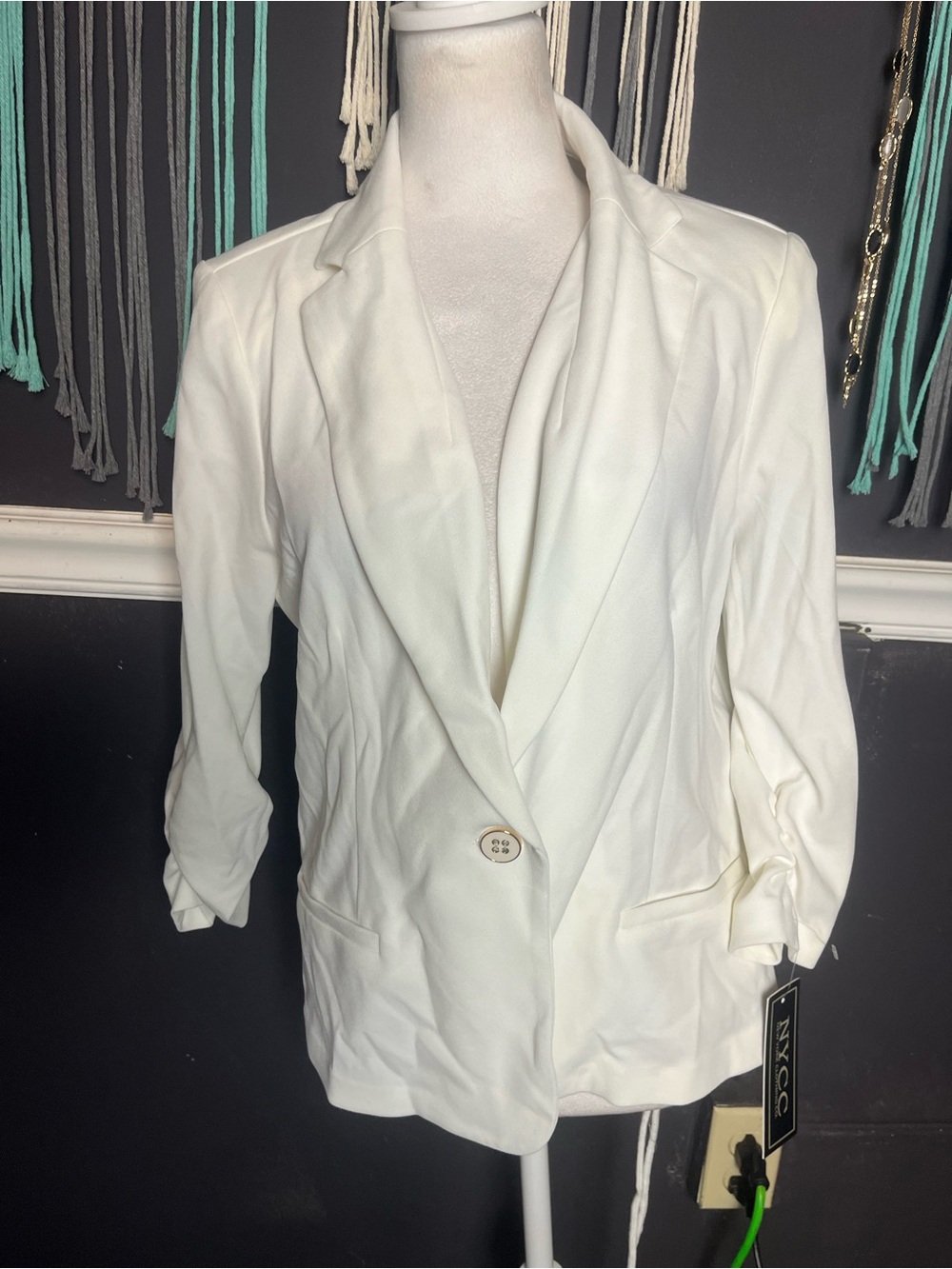 NYCC Women’s White Blazer Size Large